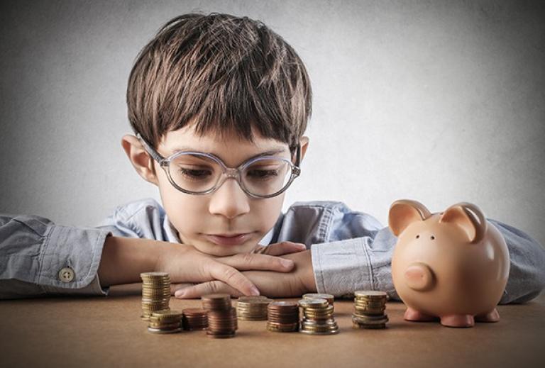 Las mentiras más comunes sobre el dinero que aprendimos de pequeños